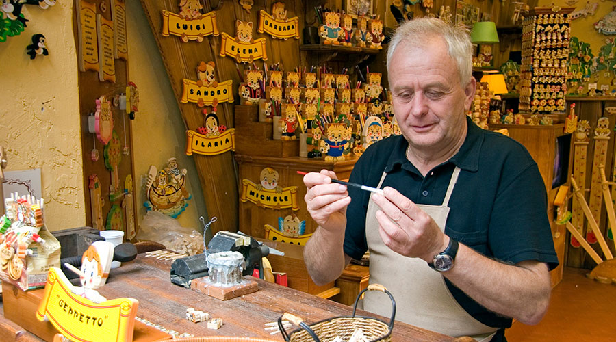 Tuscany woodworker